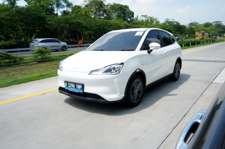 4 Layanan yang Tersedia untuk <i>Roadside Assistance</i> Mobil Listrik