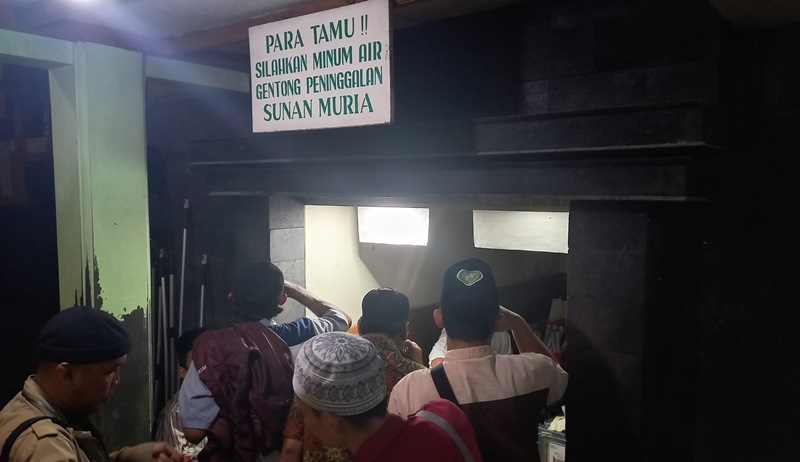 Jelang Ramadan Makam Dan Gentong Sunan Muria Ramai Dikunjungi Peziarah 6546