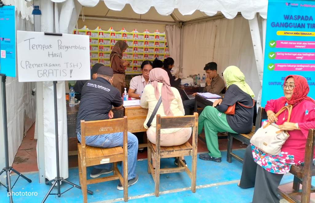 Dokter Alumni SMAN 8 Jakarta Apresiasi Guru Lewat Pemeriksaan Kesehatan Gratis