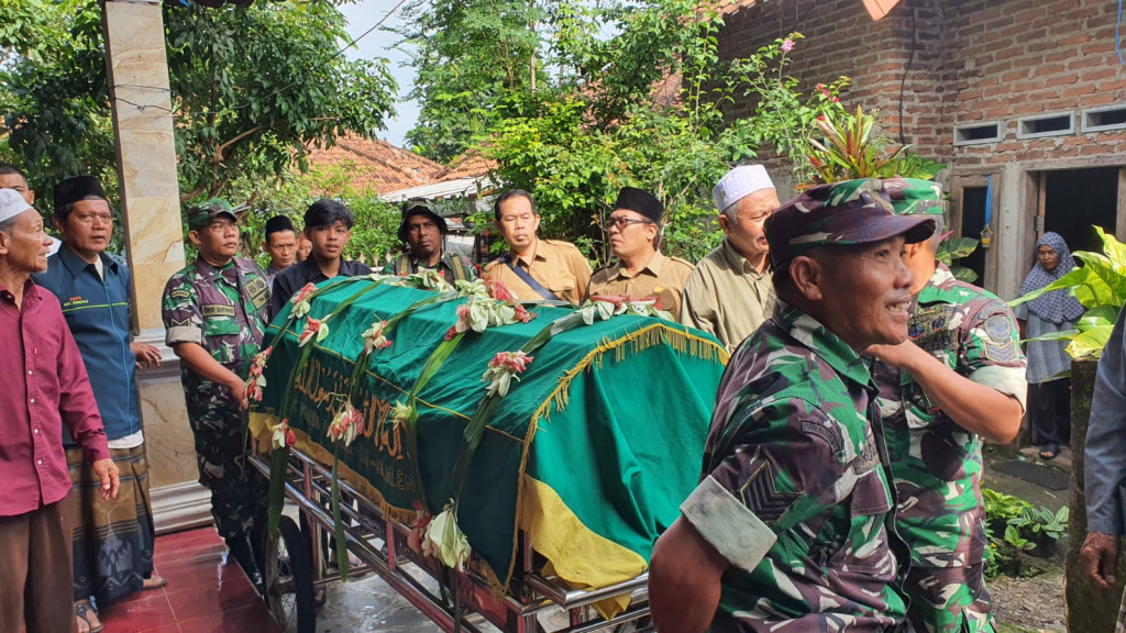 Ahli Waris Petugas Pemilu Meninggal di Jatim Terima Santunan Rp10 Juta
