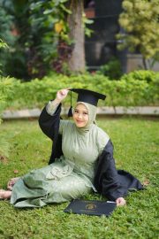 Kisah Ulfah Maisaroh Tabung Uang Beasiswa Demi Kuliah S2 hingga Lulus dengan IPK 4,00