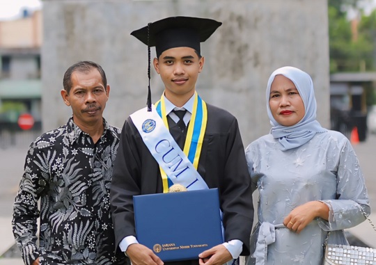 Kenalan dengan Ferdy Agus Viryanto, Wisudawan UNY yang Raih IPK Tertinggi