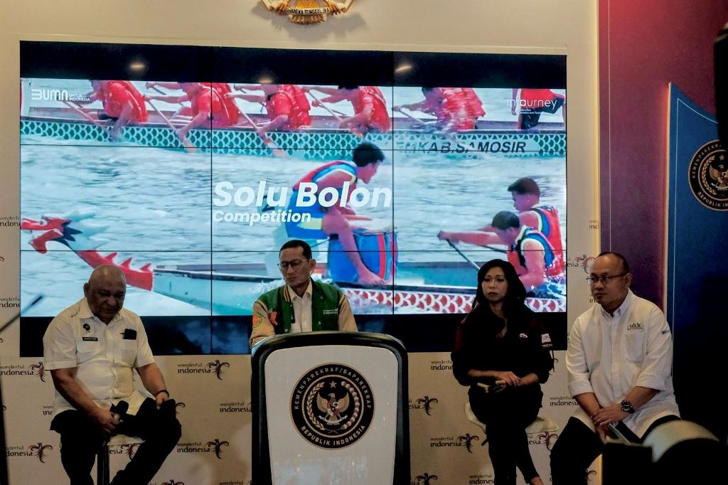 The Weekly Brief With Sandi Uno yang membahas tentang F1 Powerboat. Dok. Kemenparekraf