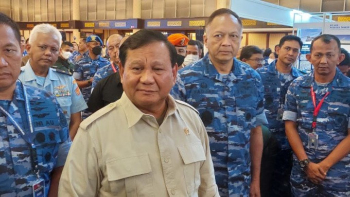 Pangkat Kehormatan Jenderal Tidak Pantas untuk Prabowo