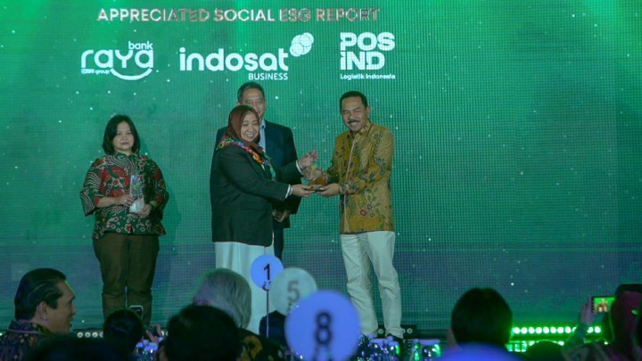 Sukses Distribusikan Bansos dan Komitmen Jalankan Prinsip ESG, Pos Indonesia Raih Penghargaan Appreciated Social