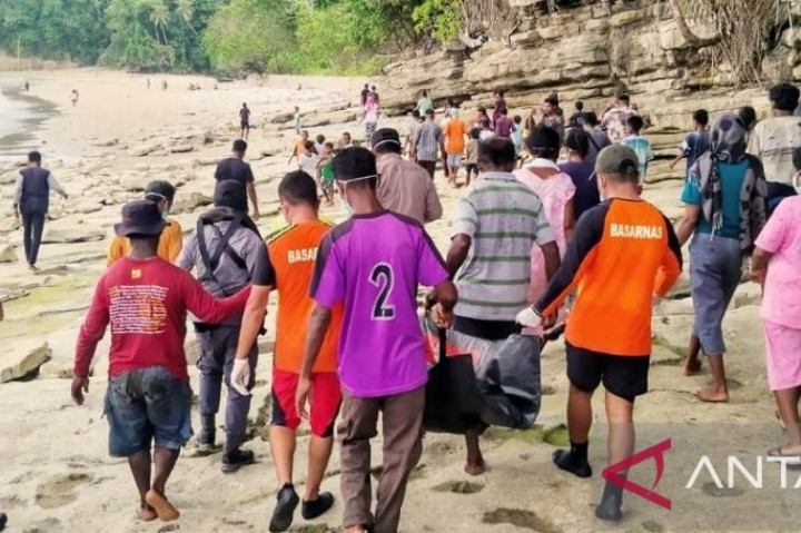 Tim SAR Evakuasi Jasad Bocah 3 Tahun yang Jatuh dari KM Sabuk Nusantara