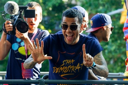 Tersandung Kasus Pemerkosaan, Dani Alves Dicoret dari Daftar Legenda Barcelona