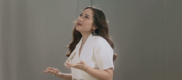 Wujud Syukur Nagita Slavina Bahagia Bersama Pasangan