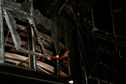 43 Orang Tewas dalam Kebakaran Mal di Bangladesh