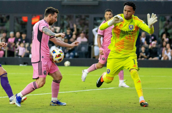 Messi Mah Simpel Orangnya! Sentuh Bola Pakai Dada Jadi Gol