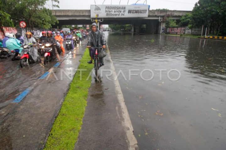 Sebagian Besar Wilayah Indonesia Berpotensi Hujan Lebat