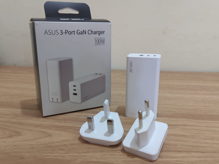Review Asus 100W 3-Port GaN Charger, Ringkas Bisa Ngecas Laptop