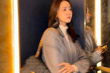 Lucu Banget! Yoona Bangunin Fans Buat Sahur