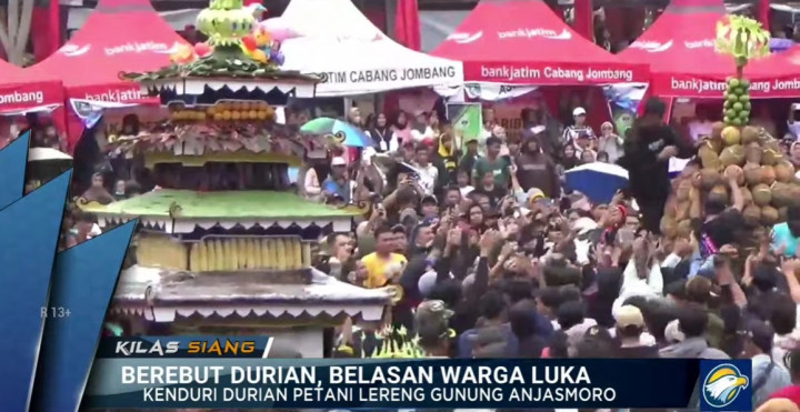 Belasan Warga Terluka saat Gelaran Tradisi Berebut Durian di Jombang