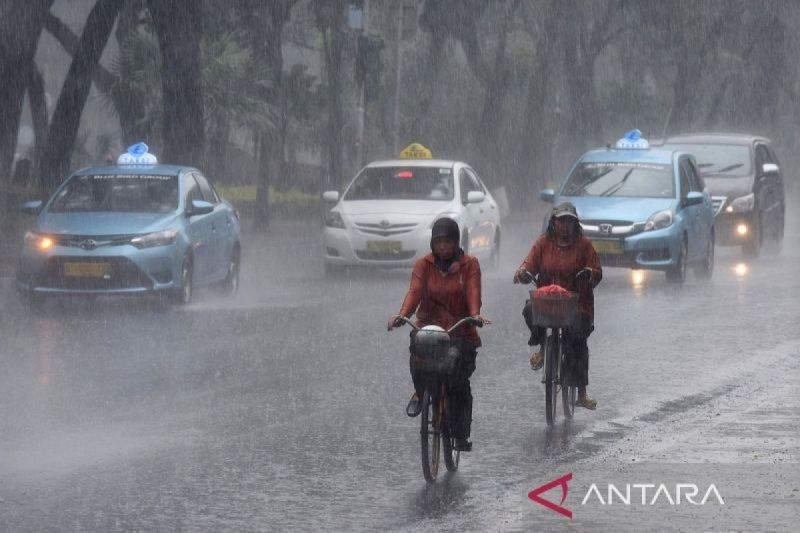 Hujan Lebat Berpotensi Terjadi di 32 Provinsi