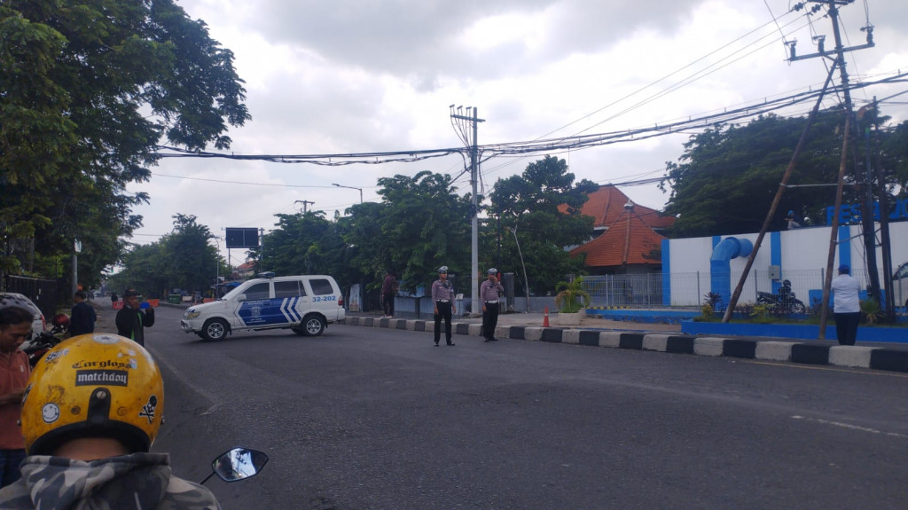 Kapolda Jatim Pastikan Ganti Rugi Kerusakan Kantor hingga Rumah Warga Akibat Ledakan