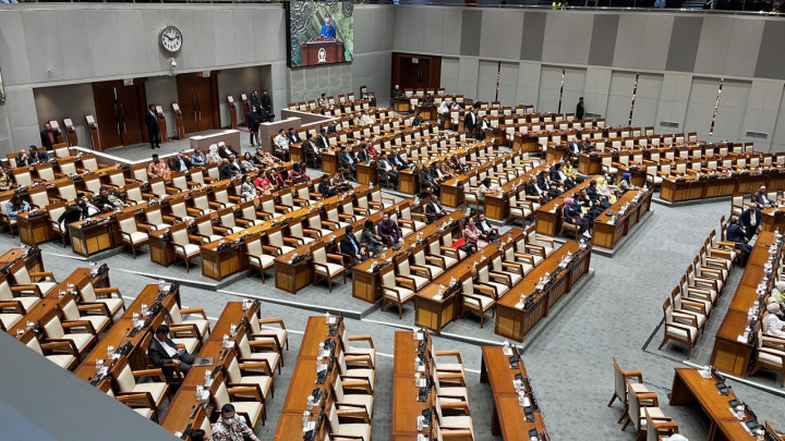 Rapat Paripurna DPR Dihujani Interupsi Pengguliran Hak Angket