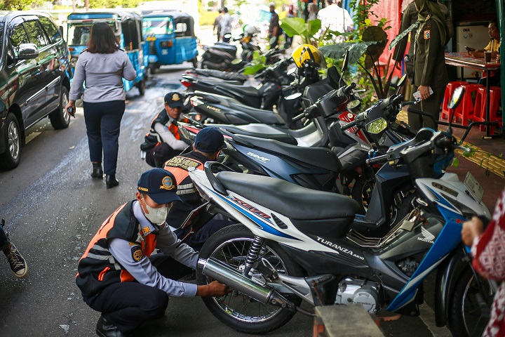 Parkir di Trotoar, 63 Motor di Cempaka Putih <i>Dikempesin</i>