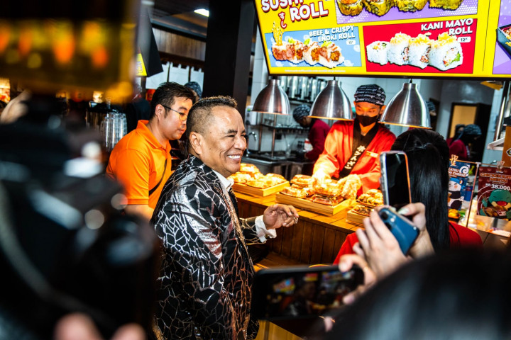 Rambah Bisnis Kuliner, Hotman Paris Baru Tahu Nikmatnya Jadi Pengusaha