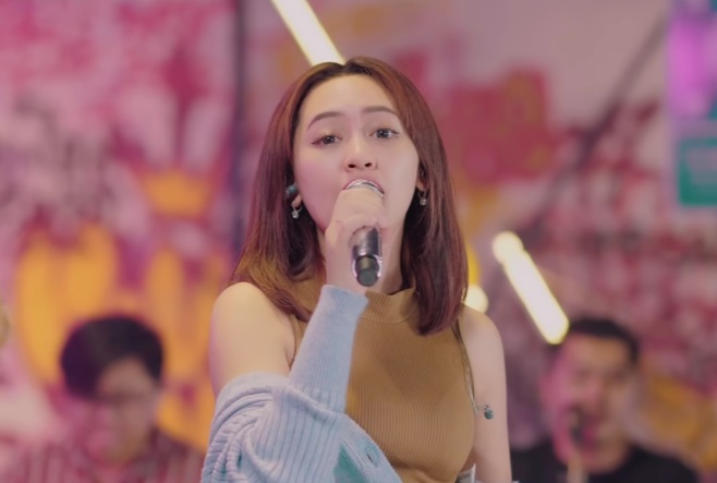 Viral di Medsos, Ini Lirik dan Arti Lagu 'Rungkad' Happy Asmara