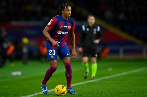 Barcelona Prioritaskan Jual Raphinha dan Jules Kounde Musim Panas Ini