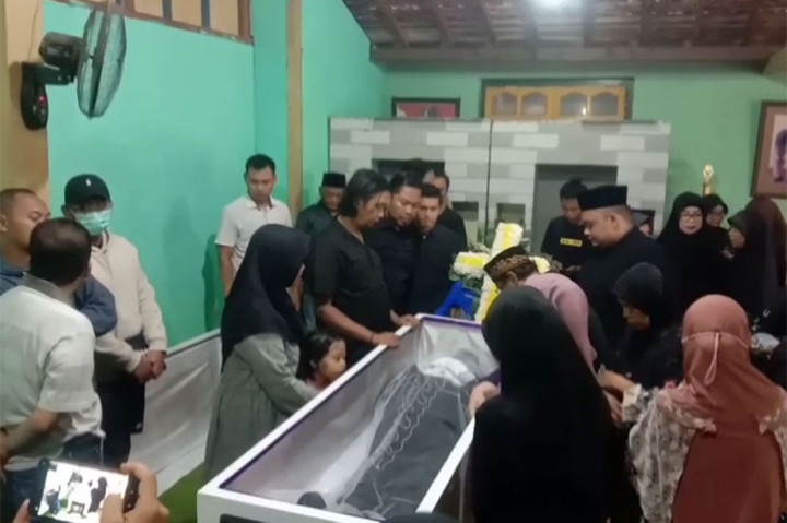 Jenazah Polo Srimulat Tiba di Kampung Halaman