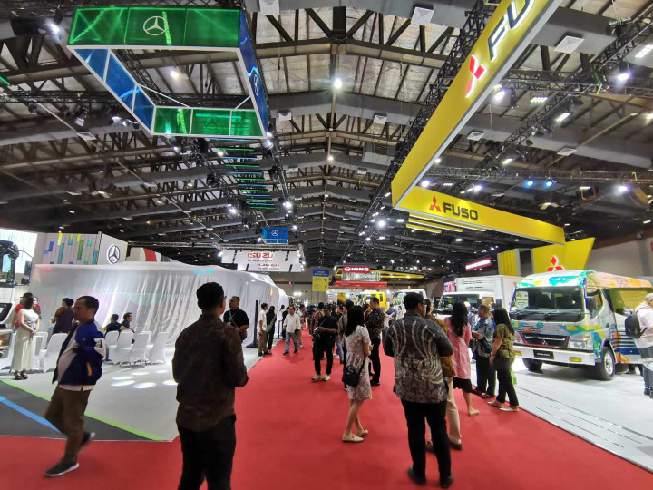 Berburu Truk & Bus untuk Usaha di GIICOMVEC 2024