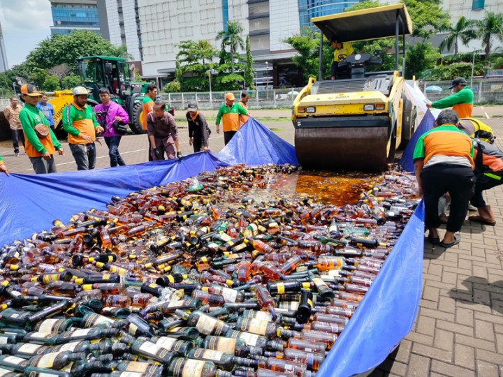 Ribuan Miras hingga 8 Kg Sabu Dimusnahkan Kejari Jakpus