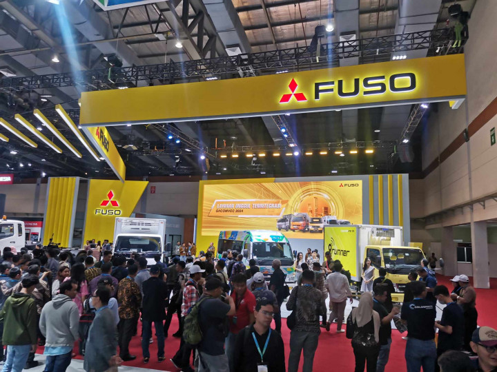 Layanan Lengkap Mitsubishi Fuso di GIICOMVEC 2024