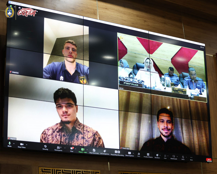 DPR Restui Proses Naturalisasi Thom Haye, Ragnar Oratmangoen dan Maarten Paes