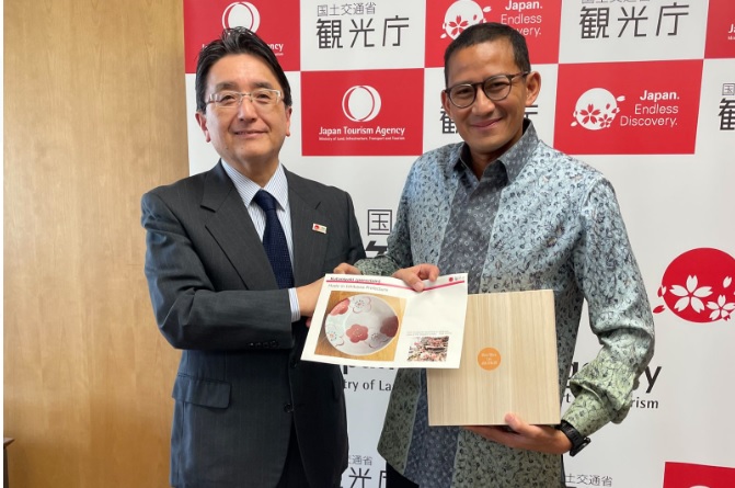 Menparekraf Sandiaga Salahuddin Uno saat bertemu dengan Komisaris Japan Tourism Agency, Ichiro Takahashi . Dok. Kemenparekraf