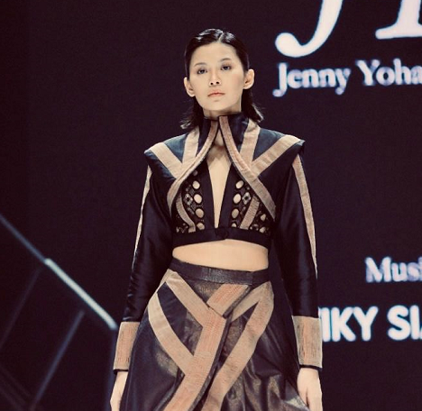 “Dalihan Na Tolu” by JYK Label di PIFW 2024. (Foto: Dok. Istimewa)