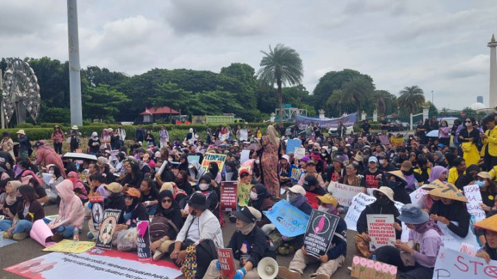 Ratusan Perempuan Tuntut Jokowi Diadili, Kenapa?