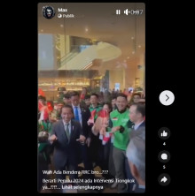 Cek Fakta: Jokowi Joget Oke Gas Bareng Ojol dan Ada Bendera China, Ini Faktanya