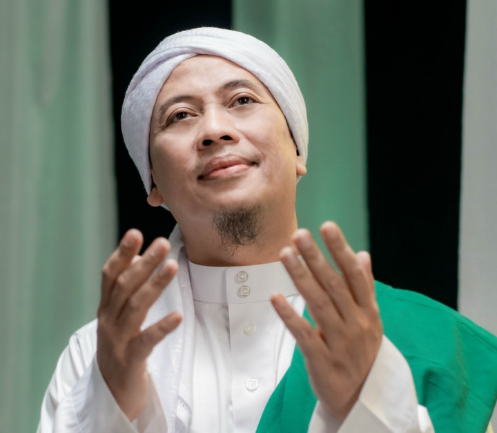 Pesan Mendalam di Lagu Religi Terbaru Opick, 'Tersenyumlah'