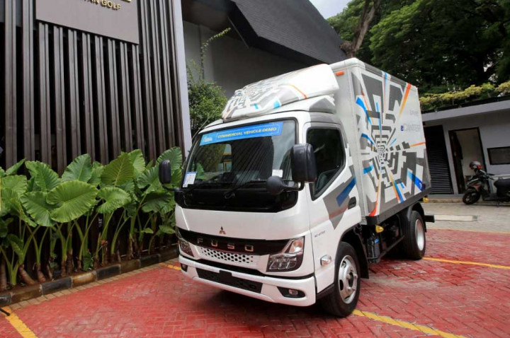 Uji Coba Truk Listrik eCanter Ditanggapi Positif, Fuso Siap Luncurkan di GIIAS 2024