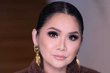 Vina Panduwinata Ingin Bisa Tampil Seperti Tom Jones