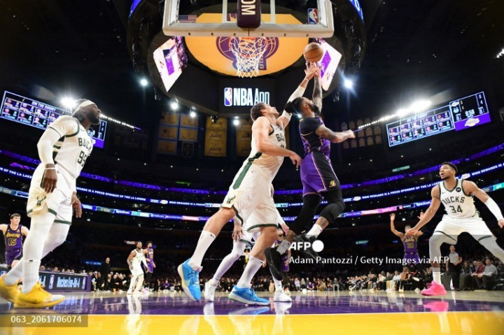 NBA: Russell Pimpin Lakers Jinakkan Bucks