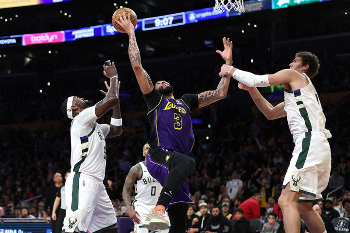 Hasil NBA: Lakers Tumbangkan Bucks 123-122