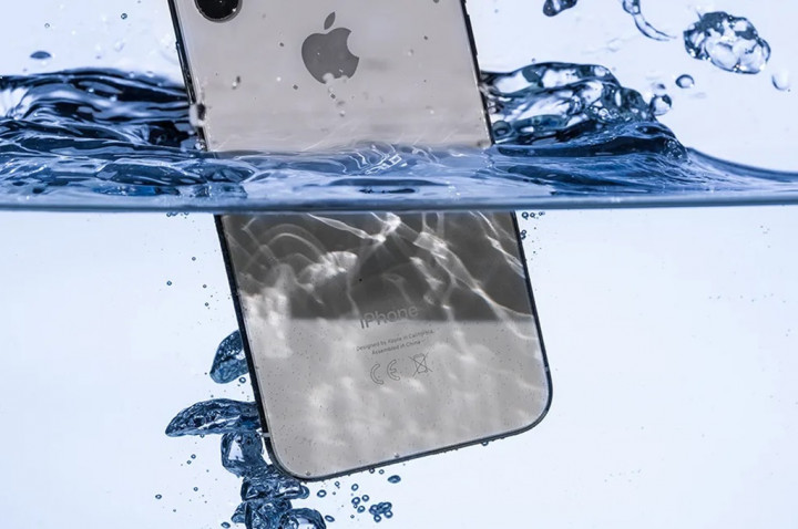 Cara Mengeluarkan Air dari iPhone dengan Mudah