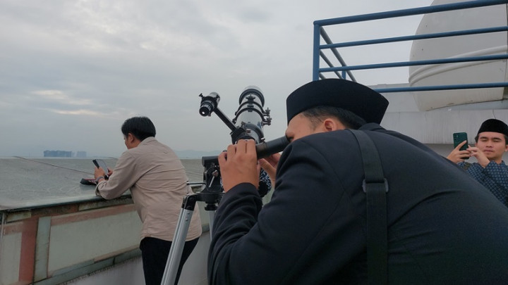 Pemantauan Hilal Ramadan di Unisba Bandung Dilakukan Selama 5 Menit