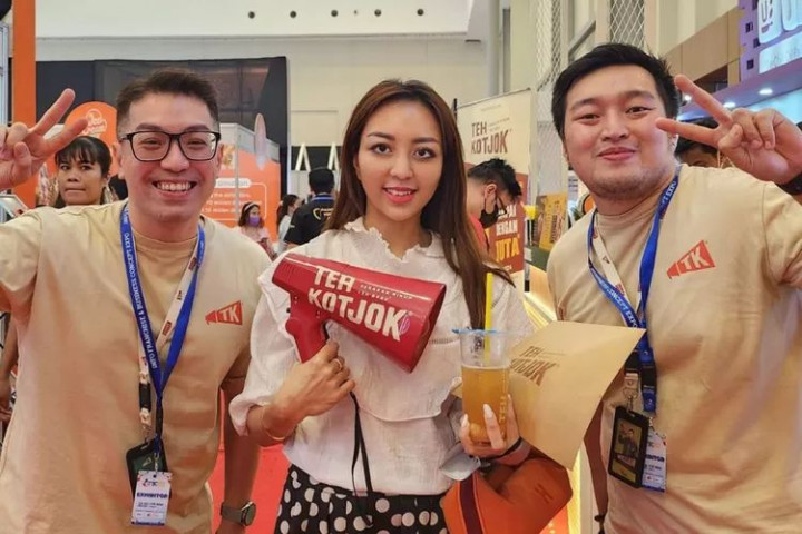 Memikat Minat Penikmat Teh dengan Program Gerakan Minum Gratis