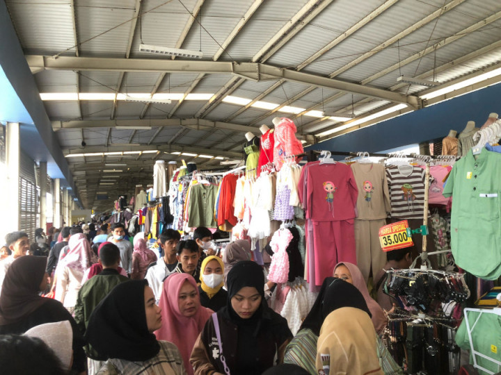 Ramadan Bawa Berkah bagi Pedagang dan Pembeli di Tanah Abang