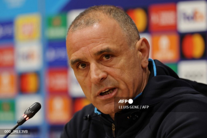 Calzona Tuntut Napoli Tampil Berani Lawan Barcelona