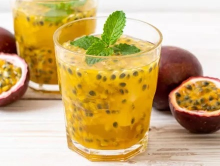 Menyegarkan! Yuk Bikin Teh Markisa Madu untuk Berbuka Puasa