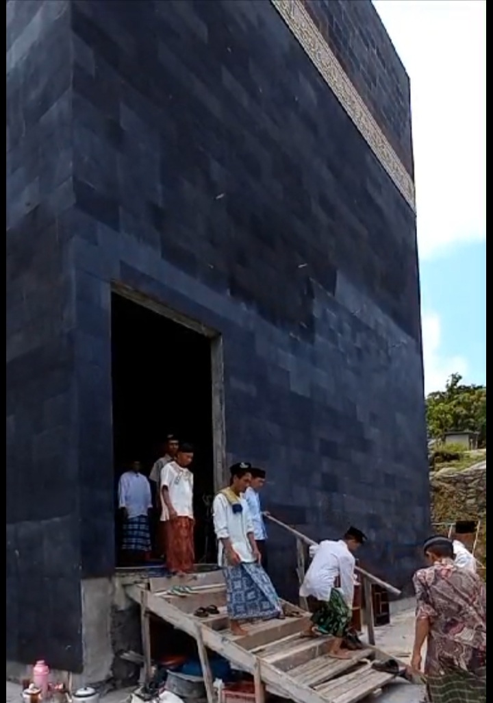 Ada 'Ka'bah' di Gunungkidul, Umat Muslim Bisa Salat di Dalamnya