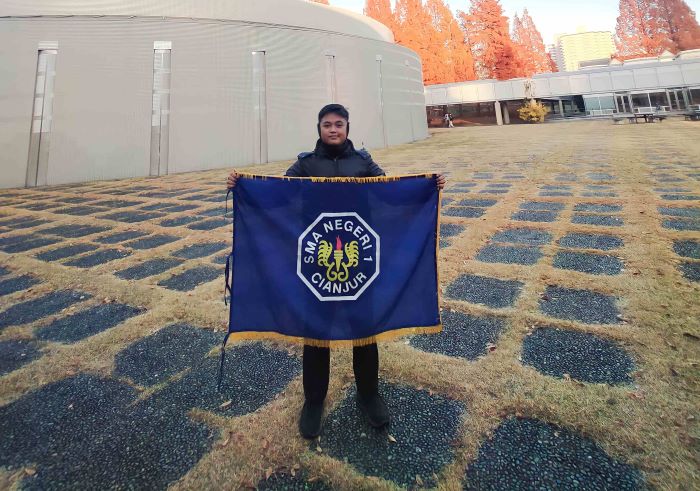 Berkat Puisi, Anak Buruh Tani Ini Tembus UGM dengan Beasiswa
