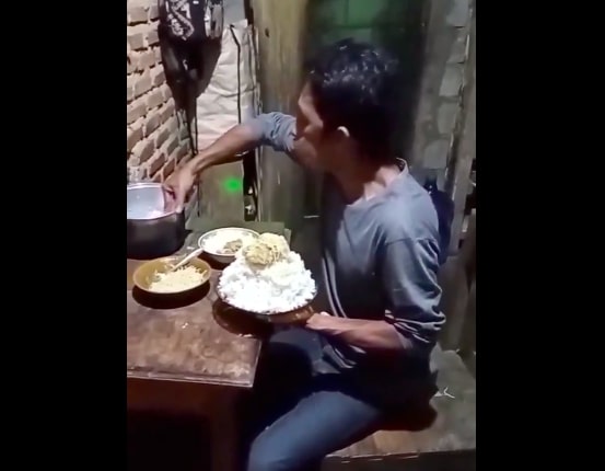 Viral Pria Makan Nasi Sepiring Penuh saat Sahur, Emang Bisa Tahan Lapar Lebih Lama?