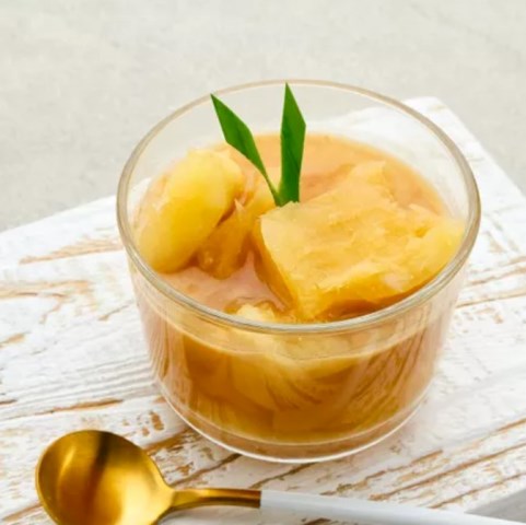 Legitnya singkong dan pisang uli dalam kolak ini, rasanya pasti mantul banget deh! (Foto: Dok. Endeus TV)