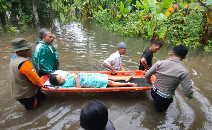 13.102 Warga Kudus Terdampak Banjir